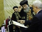 البابا تواضروس يفتتح معرض دار الكتاب المقدس بالإسكندرية