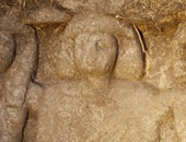 "الآثار" تعلن اكتشاف 6 تماثيل أثرية جديدة شمال أسوان