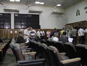 وصول المتهمين بقضية "ستار كابيتال" لحضور جلسة محاكمتهم بتهمة توظيف الأموال