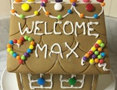 مؤسس "فيس بوك" يحتفل بـ"الكريسماس" بكعكة لطفلته "ماكس"