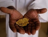 الجارديان: السودان تحاول مواجهة تراجع اقتصادها بـ "البحث عن الذهب"