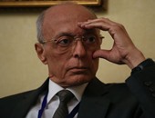 نقاش جانبى بين "سيف اليزل" وقيادات "دعم مصر" بقاعة مجلس النواب
