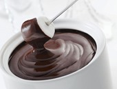 ضبط 16 طن شيكولاتة مجهولة المصدر داخل مصنع حلويات فى أكتوبر