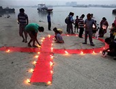 منظمات بالهند تحتفل باليوم العالمى للإيدز على ضفاف نهر الغانج
