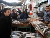اقبال ملحوظ على "سوق السمك" استعداداً لـ"عيد الميلاد" ورأس السنة