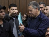 بالفيديو والصور.. حمدى الفخرانى يصل المحكمة لحضور جلسة استئنافه على حكم حبسه بقضية "الابتزاز"