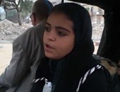 بالفيديو.. أصغر طفلة تسوق «توك توك» والدها الكفيف بحلوان