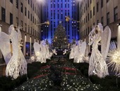 بالصور.. مركز روكفلر التجارى بنيويورك الأمريكية يستعد للكريسماس بـ83 شجرة