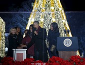 بالصور.. أوباما يضىء مع عائلته شجرة عيد الميلاد الوطنية قُرب البيت الأبيض