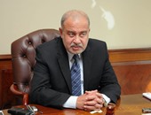 شريف إسماعيل يبحث مع وزيرى الداخلية والسياحة عمليات تأمين المناطق الأثرية