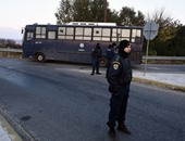 إصابة 8 أشخاص بسبب تحطم سيارة تنقل مهاجرين باليونان