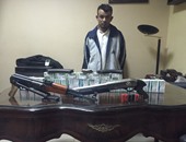 القبض على نجار مسلح بحوزته 10 آلاف قرص مخدر قبل ترويجها بالطالبية