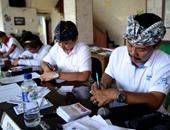 الإندونيسيون يدلون بأصواتهم فى الانتخابات المحلية