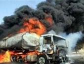 صاروخ يصيب صهريجا فى ميناء السدر النفطى فى ليبيا