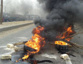 "واتس آب اليوم السابع": أهالى المعصرة يستغيثون من حرق إطارات السيارات