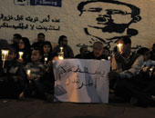 وقفة بالشموع أمام نقابة الصحفيين لإحياء ذكرى استشهاد الحسينى أبو ضيف