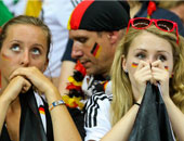 بالصور.. الإحباط يكسو المدرجات الألمانية بعد صدمة الخروج