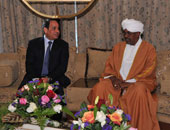 البشير يشكر الرئيس السيسى على تهنئته بعيد الفطر 