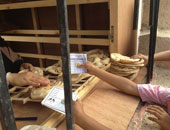 العاملون بمشروع الخبز بأسيوط يحررون محضرا ضد رئيس مدينة أبنوب