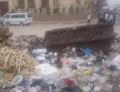بالصور.. انتشار أكوام القمامة فى شوارع "إبراهيم بك" بشبرا الخيمة