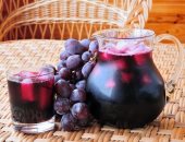 العنب والأفوكادو وعصير الأناناس.. أفضل حلول طبيعية للتجاعيد تحت العين