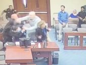 بالفيديو.. كاميرات مراقبة تلتقط محاولة قتل مساعد مدع عام بمحكمة ـأمريكية
