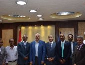 بالصور.. توقيع اتفاقية مع الصندوق الاجتماعى لرصف طرق ريفية بأسوان