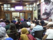 بالصور.. زحام بمقاهى الإسكندرية لمشاهدة مباراة الأهلى والزمالك