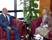 رئيس الوزراء يطلع على مراحل حملة ترشيح السفيرة مشيرة خطاب لليونسكو