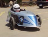 بالفيديو.. بالبنزين والكهرباء.. سيارة سباق "هجينة" فى هندسة عين شمس