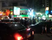 ازدحام شارع خالد بن الوليد بالإسكندرية بالمصيفين حتى الصباح