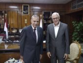 محافظ قنا يلتقى مسئول البرنامج الانمائى للأمم المتحدة بالقاهرة