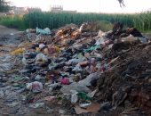 أهالى قرية أبو عمر يشتكون من تراكم القمامة فى كفر الشيخ