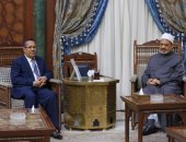 الإمام الأكبر: الأزهر أعلن بوضوح تأييده للموقف العربي المساند لحكومة اليمن