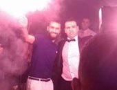 باسم مرسى يظهر فى حفل زفاف أحد أعضاء ألتراس "وايت نايتس" بطنطا