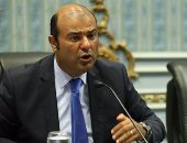 النائب العام يقرر ضم بلاغ مصطفى بكرى ضد وزير التموين لقضية "فساد القمح"