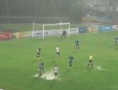 بالفيديو.. لاعب روسى يتحدى الأمطار ويسجل هدفا صاروخيا من 30 ياردة