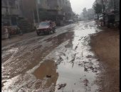 مياه الصرف الصحى تغرق طريق قرية نوب بالدقهلية