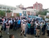 بالصور ..سكان "السلام بالسويس" يتظاهرون أمام محطة المياه لتكرار انقطاعها