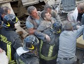  فرق الإنقاذ تنقذ فتاة إيطالية بعد 15 ساعة تحت الأنقاض