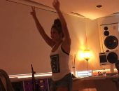 بالفيديو.. شاكيرا تتغلب على إرهاقها فى العمل بالرقص على "إنستجرام"