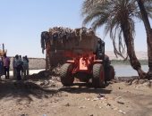 بالصور.. إدارة حماية النيل بالأقصر تنفذ 10 قرارات إزالة بنجع الطينة بالكرنك