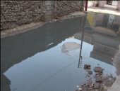 بالفيديو.. مياه الصرف الصحى تحاصر أهالى قرية عزبة المجد بالبحيرة