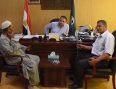 محافظ الفيوم يلتقى أسرة شاب غرق أثناء هجرة غير شرعية لإيطاليا