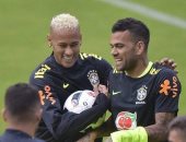 أخبار نيمار اليوم.. النجم البرازيلى يقابل ألفيس للمرة الأولى بعد الفراق