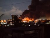 حريق هائل بمصنع منسوجات بالعاشر من رمضان و8 سيارات إطفاء تحاول السيطرة