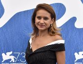 ليلى علوى تهنئ نيللى كريم على مشاركتها فى مهرجان فينيسا