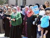 الأهالى يقطعون طريق الكورنيش  أمام معهد ناصر بسبب نقص ألبان الأطفال
