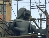 تمثال "أم البطل" بسوهاج يثير السخرية على مواقع التواصل الاجتماعى