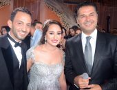 بالصور .."رومانسية" راغب علامة و"شقاوة" نيكول سابا في زفاف "وليم ومارينا" بالإسكندرية